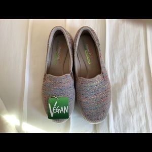 Sketchers Relaxed Fit Air-Cooled Memory Foam Slip on-site